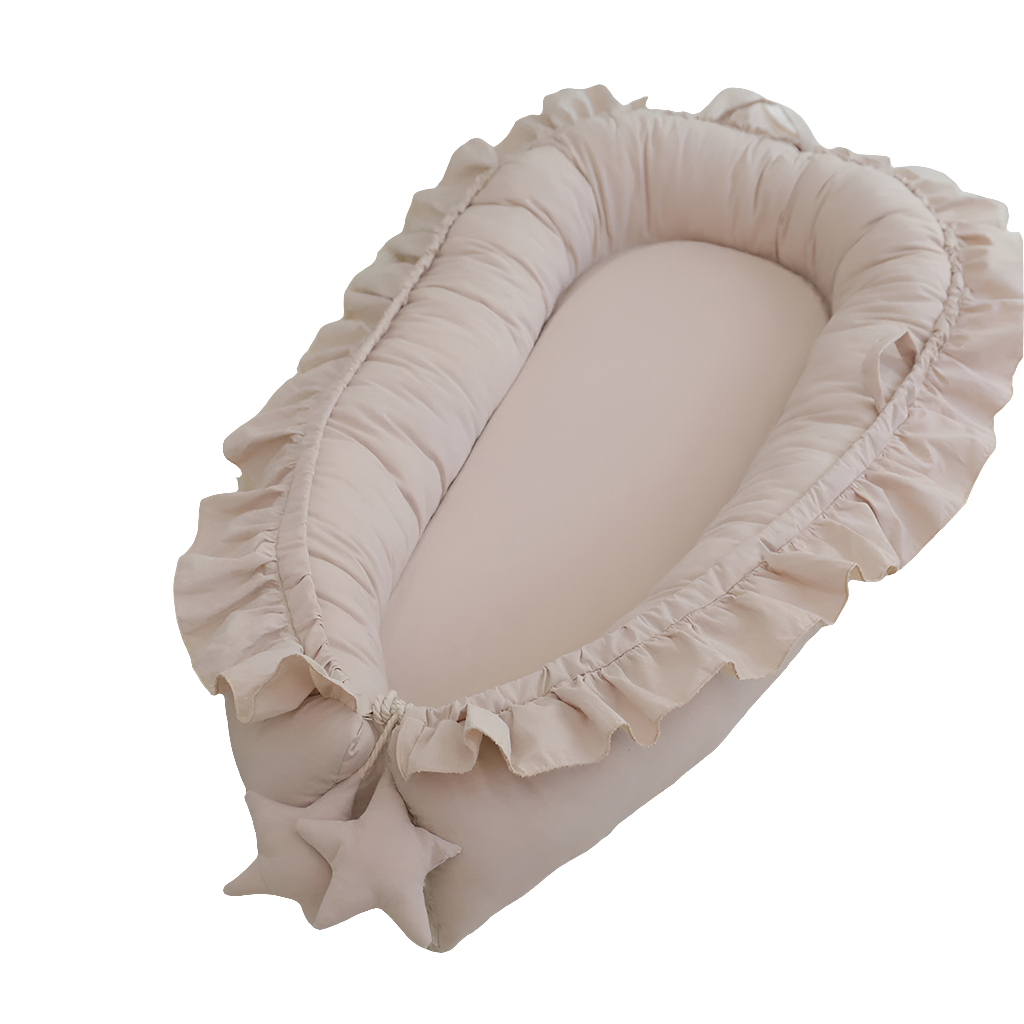Ruffle Baby Nest: Luxe Reisbed voor Pasgeborenen