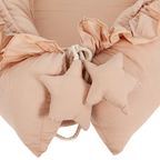 Ruffle Baby Nest: Luxe Reisbed voor Pasgeborenen