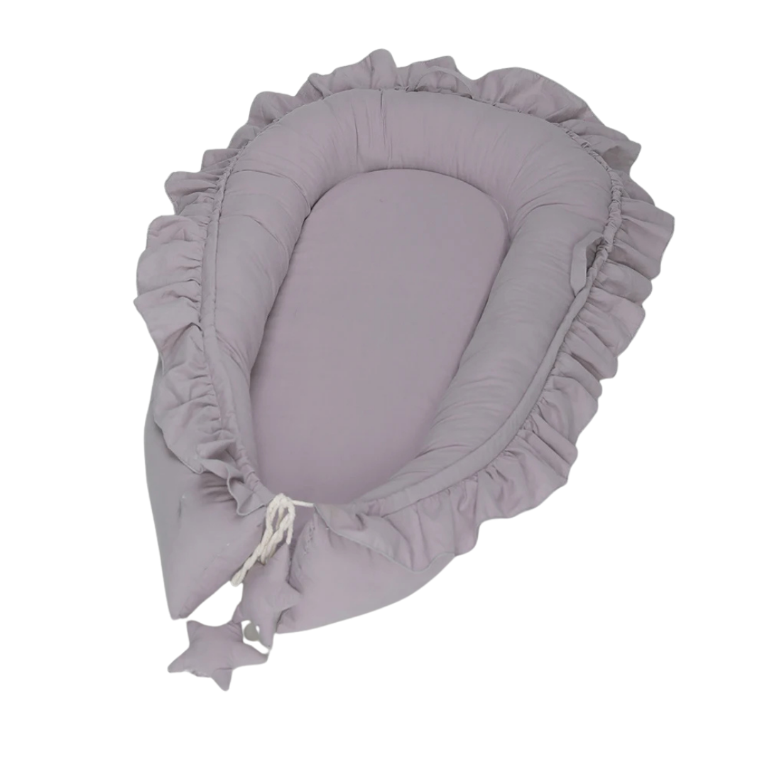 Ruffle Baby Nest: Luxe Reisbed voor Pasgeborenen