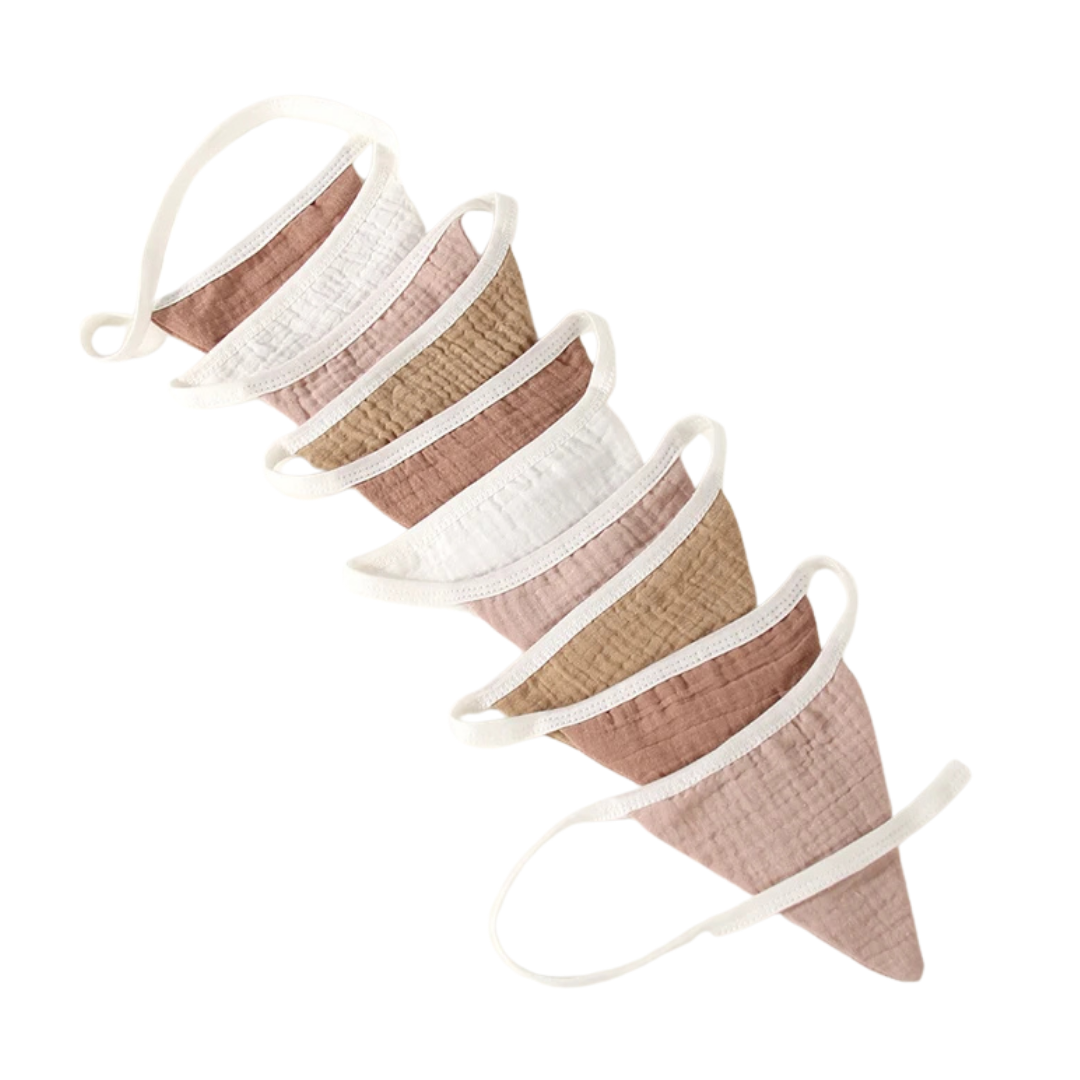 Stoffen vlaggen met 4 kleuren - babykamer decoratie