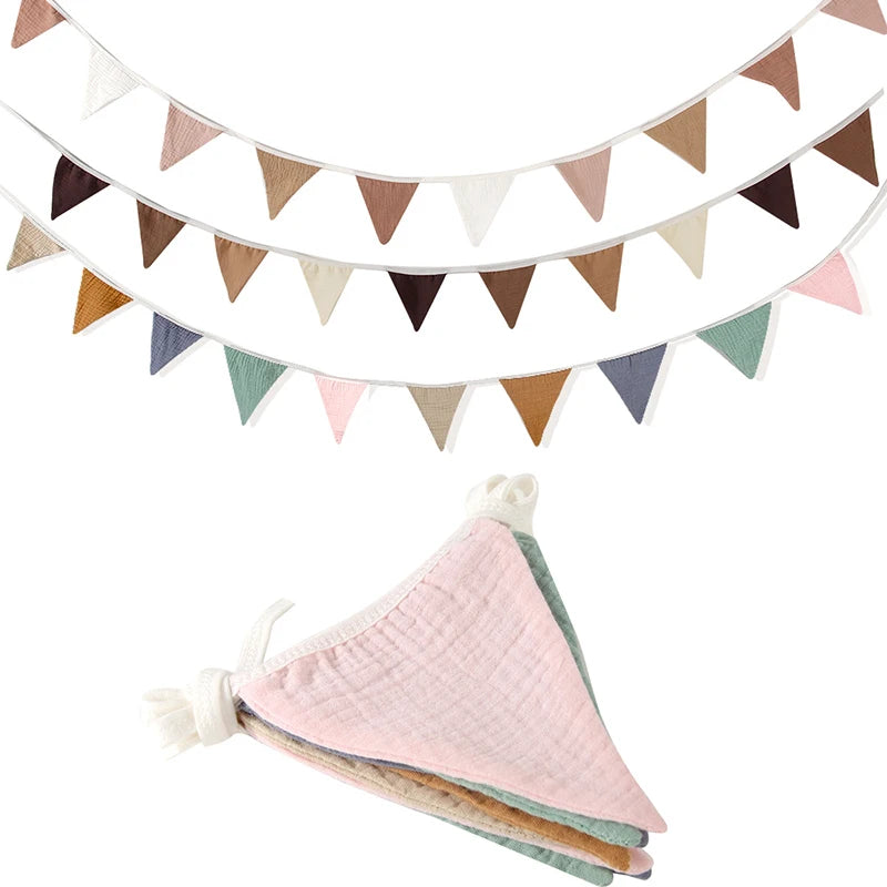 Stoffen vlaggen met 4 kleuren - babykamer decoratie