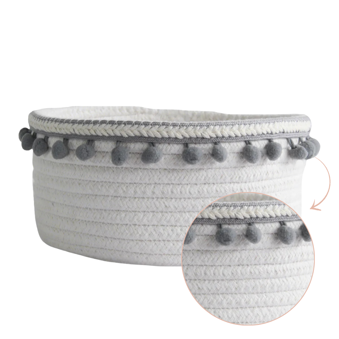 Katoenen Opbergmand met decoratieve rand – De Multifunctionele Organisator voor babyspulletjes op de commode