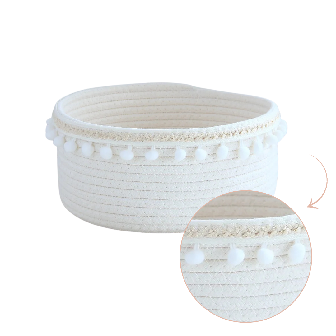 Katoenen Opbergmand met decoratieve rand – De Multifunctionele Organisator voor babyspulletjes op de commode