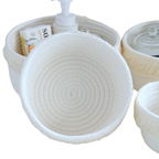 Katoenen Opbergmand met decoratieve rand – De Multifunctionele Organisator voor babyspulletjes op de commode